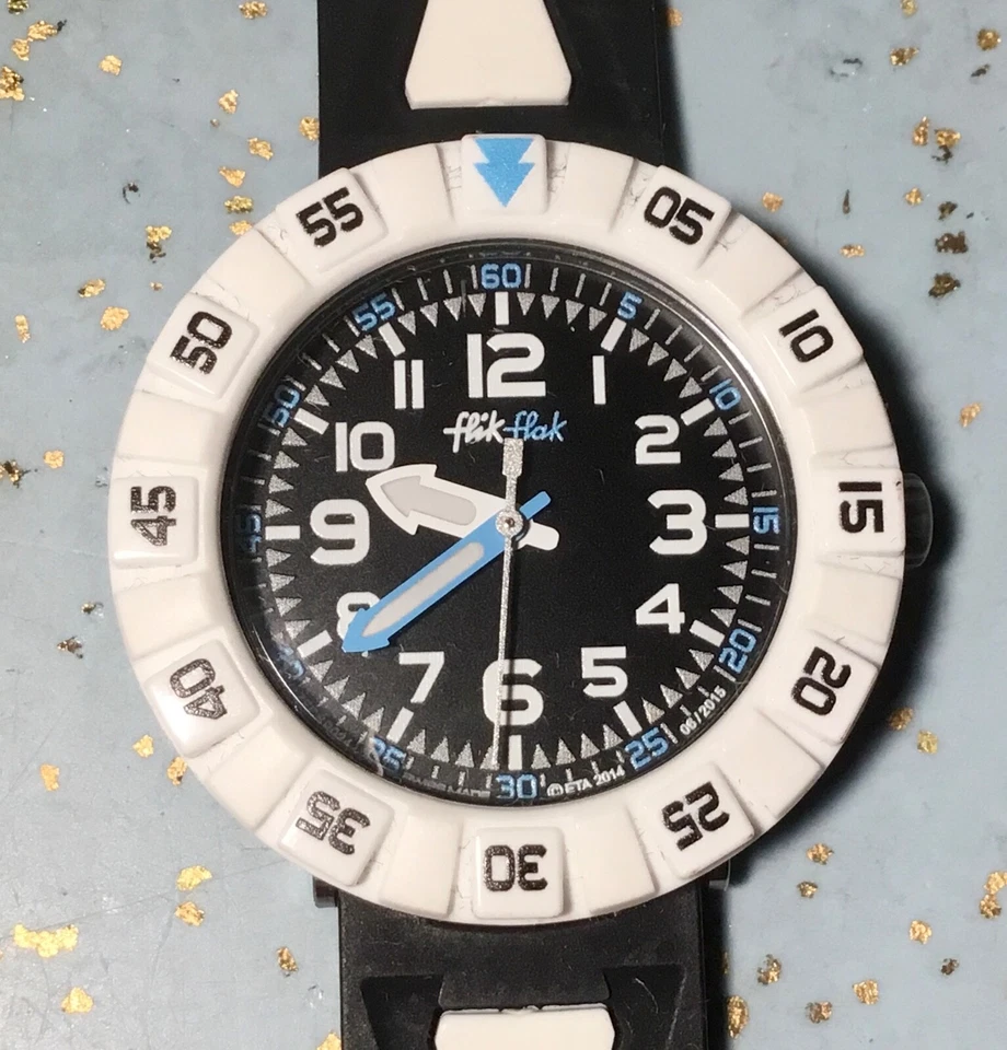 2015 FLIK FLAK ZFCSO024-BLACK & WHITE FAUX SCUBA CHILDS WATCH WRIST UP TO 6" - Image 2 of 4
