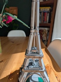 LEGO ARCHITECTURE: The Eiffel Tower Set 21019