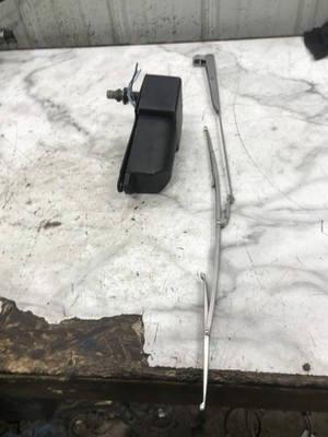 97 Chaparral Signature 31 Boat windshield wind shield wiper servo motor and arm