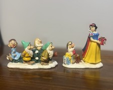 Disney Christmas Snow White Grumpy Gift Dwarfs Carrying Tree Village Fugurines
