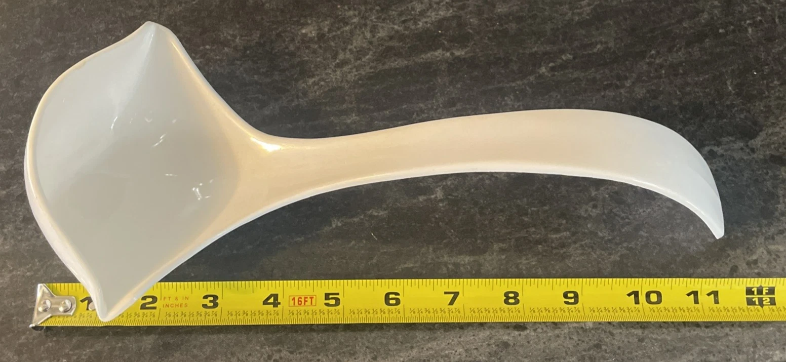 Melamine Serving Ladle White 6 oz Capacity Punch Bowl Soups Sauces Vintage EUC
Opens in a new window