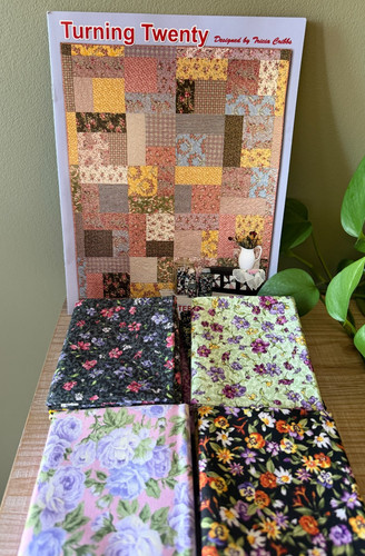 Turning Twenty Quilt Kit 20 Fat Quarters Fabric + Pattern Book Tricia Cribbs