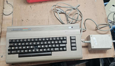 Clean Commodore 64 Personal Computer BR98YV-64 w/Power Supply - Powers