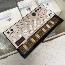 KORG volca bass Analog Bassline Groove Box Synthesizer w/ Box Manual