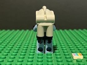 Lego Mr Freeze Minifigure Medium Blue DC Super Heroes sh0049 76000