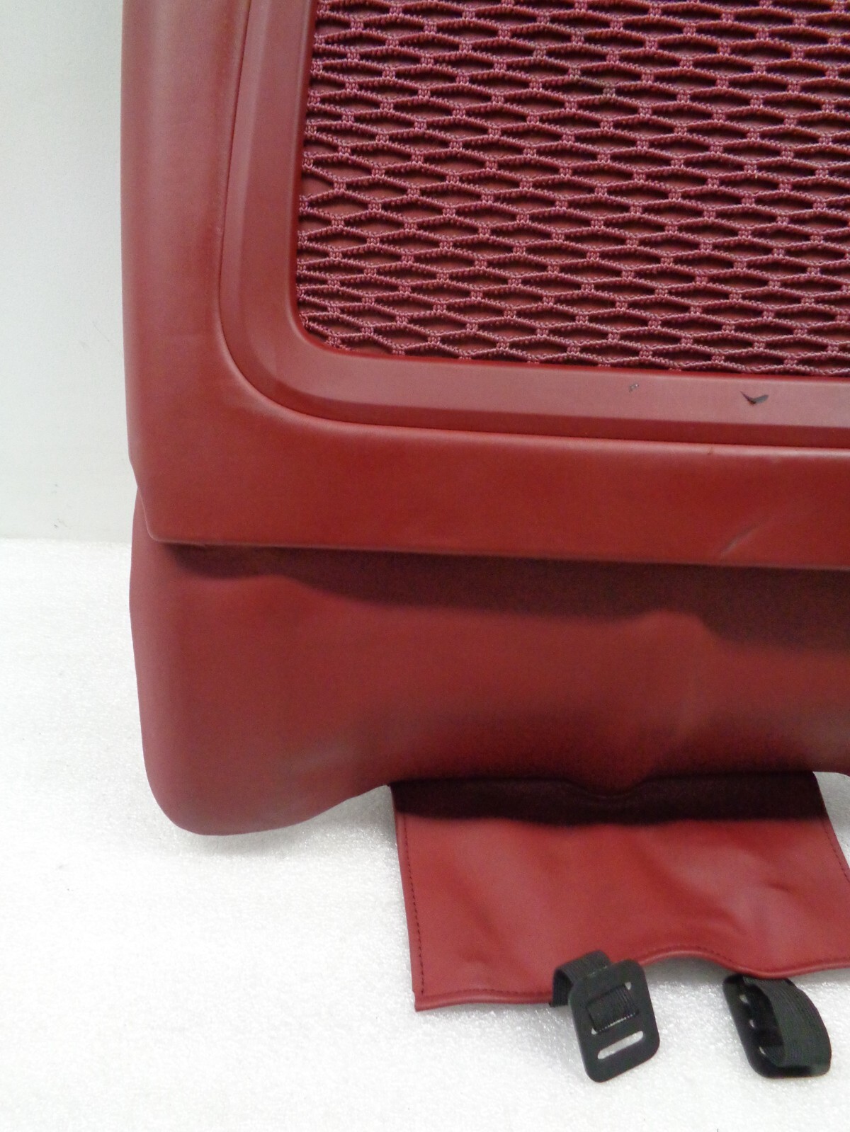 14-17 Maserati Ghibli Front Right Seat Back Plate Cushion Cover Red OEM AK230909