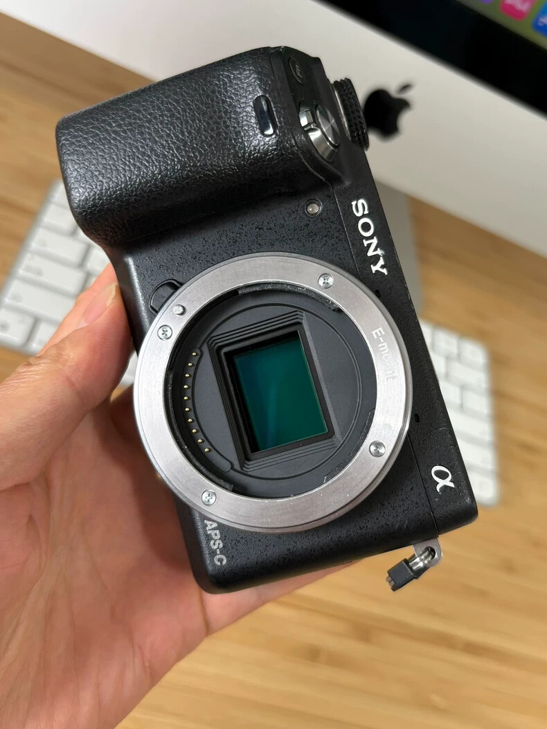 Sony NEX-6 Mirrorless Digital Camera with 16-50mm PZ Power Zoom
