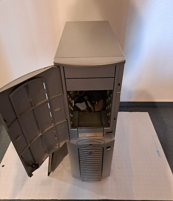 Chieftech CS-901 Dragon Big Tower ATX Gehäuse vintage retro PC-Gehäuse silber