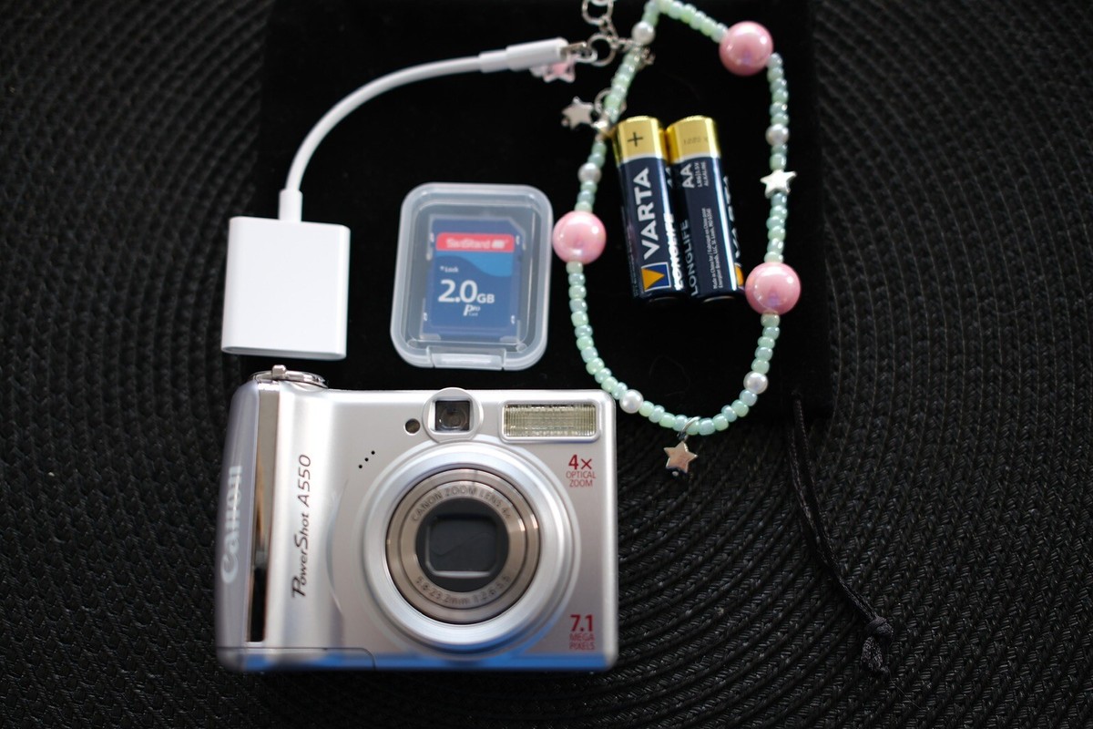 Canon PowerShot A550 7.1 MP Digital Camera - Silver for sale Canon PowerShot A550 7.1 MP Digital Camera - Silver for sale