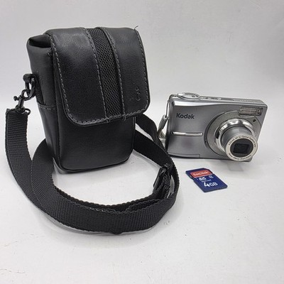 Kodak EasyShare C813 8.2MP Digital Camera- Silver TESTED WORKS GREAT w/ 4 GB SD