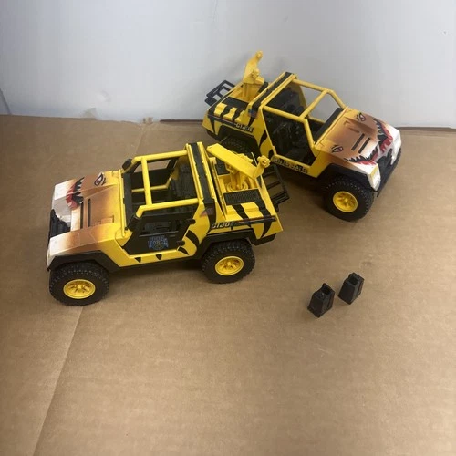 Two Lot 1988 Hasbro Tiger Force Tiger Sting Vehicle Gas Can Doors More