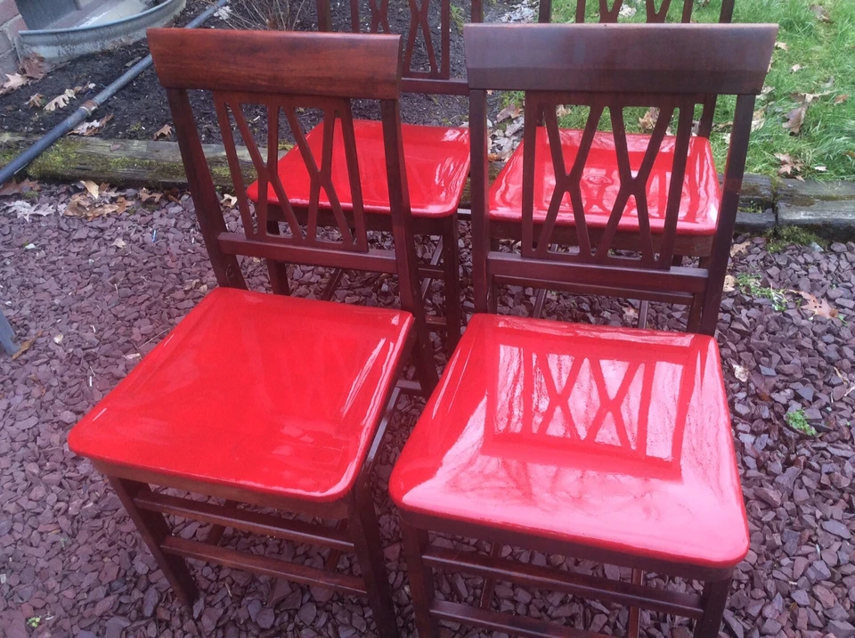 4 sillas plegables de madera Salmanson Co a juego de colección - asientos de vinilo acolchados rojos - muy buenas Foto 2 de 4