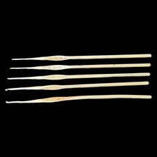 LOT OF 5 VINTAGE BOYE CROCHET HOOKS MADE IN USA 10,10,11,5,8
