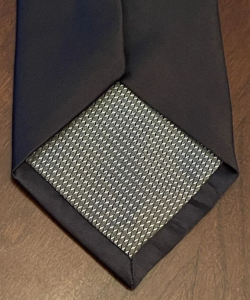 Corbata Bill Blass negra hecha a mano 100 % poliéster para hombre hecha en China Foto 2 de 4