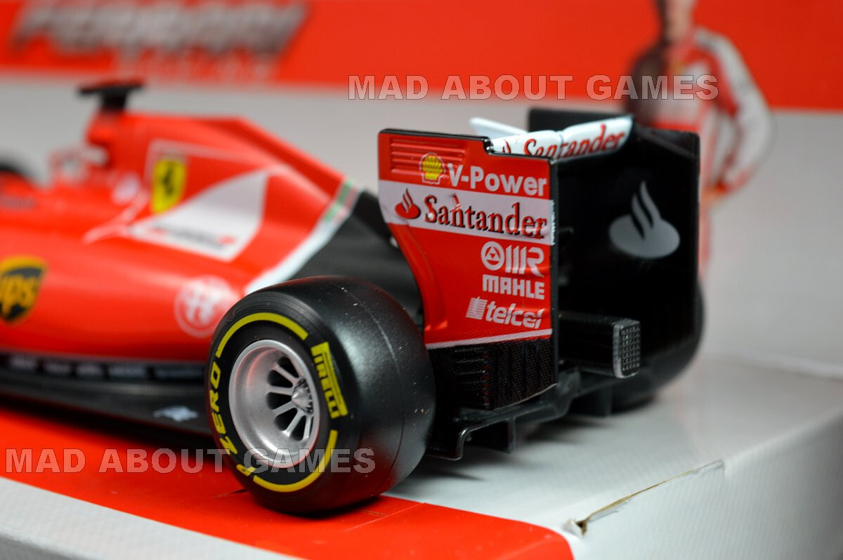 SEBASTIAN VETTEL FERRARI 1:24 Scale F1 Model Diecast Miniature Toy