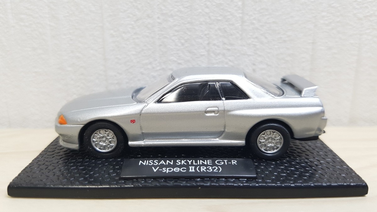 京商 NISSAN SKYLINE GT-R R32 コレクション Amazon.co.jp: SKYLINE GT-R R32 1/64スケール モデルカー ガングレー