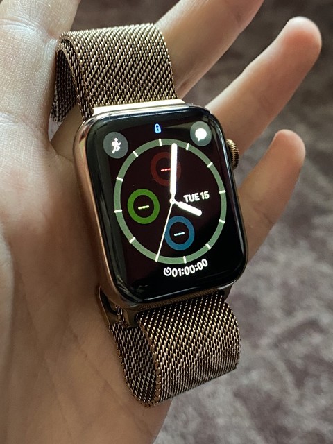Apple Watch Series 4 44 mm Gold Stainless Steel Case with Gold Milanese Loop (GPS + Cellular
