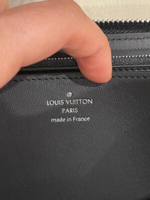 Authentic Louis Vuitton Monogram Black Mahina Leather Zippy Wallet