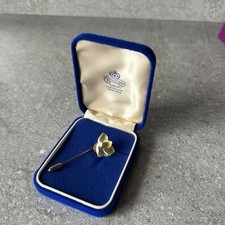  Ansley bone china Yellow,cream rose tie  brooch in original box 1960s jew044