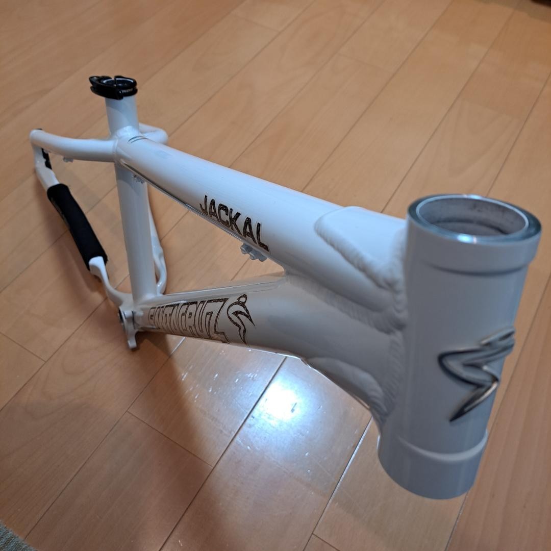 Santa Cruz Jackal Bike Frame Size S Aluminum White Rear end width