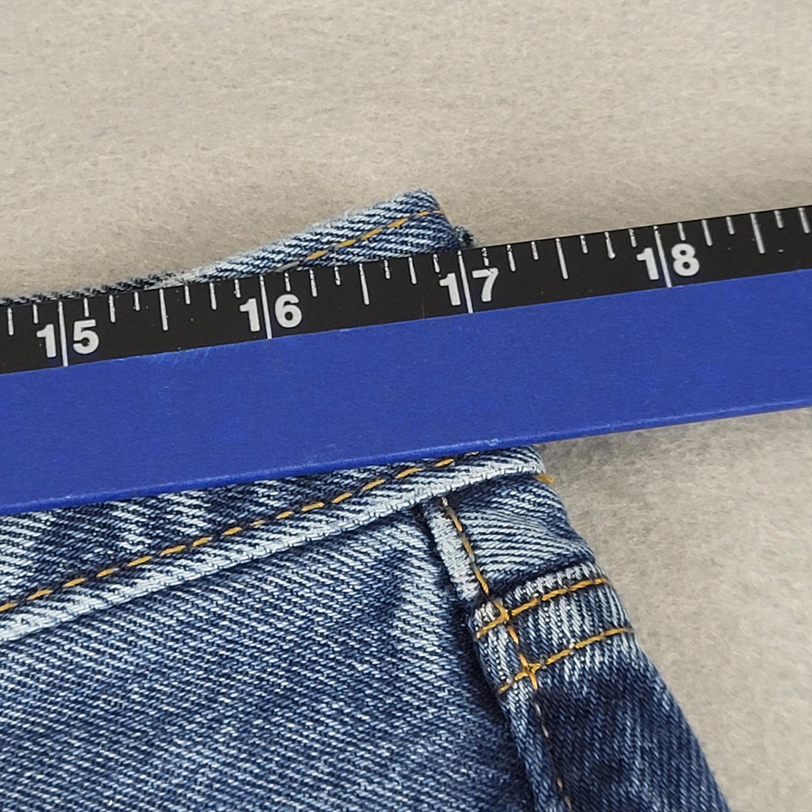 Levis 550 Jeans Mens 34x33 Blue Medium Wash Relaxed Taper Denim Tag 34x34 thumbnail 5