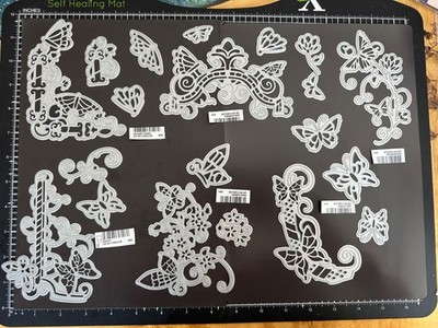 Tonic Studios Butterfly Floral Bordüren Stanzen Konvolut / Lot