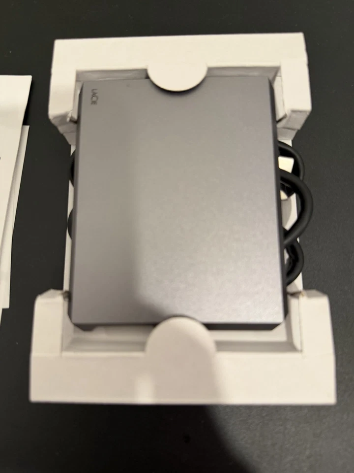 LaCie 1tb Mobile SSD Solid State Drive STHM1000400 - Image 3 of 4