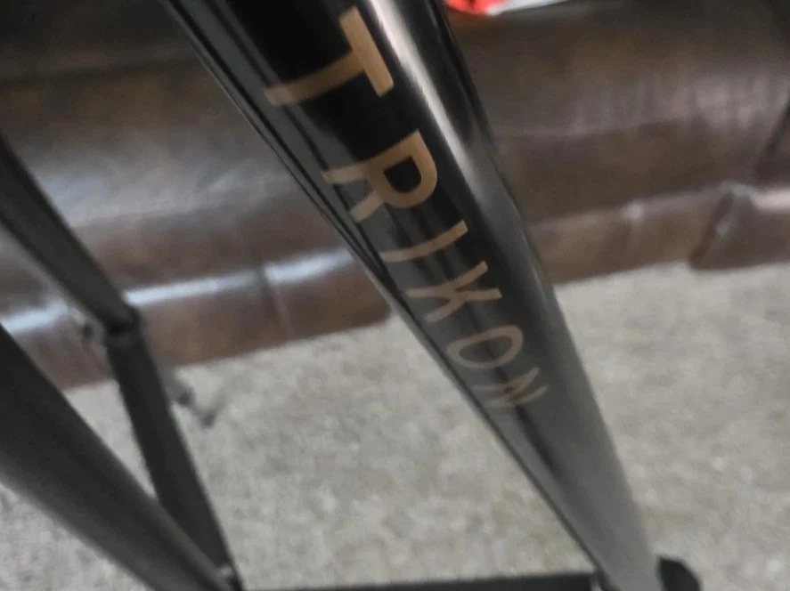 Trípode Vanguard TRIKON CK sin bolsa ni estuche. Caja original de 18" a 48" parece sin usar en muy buena condición Foto 4 de 4