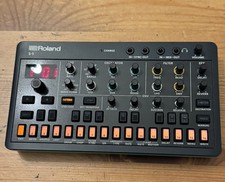 Roland Aira Compact S-1 Tweak Synthesizer.