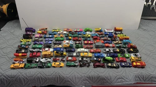 103 Toy Cars Lot w/ 2 Carry Cases Hot Wheels Matchbox Vintage READ DESCRIPTION!