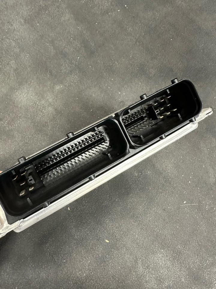 Audi B5 S4 2000 ECU 8D0 907 551 A (8D0907551A) 6 MT Bosch MAF APR 93 octanos Foto 2 de 4