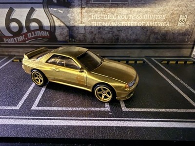 Hot Wheels Prem Vintage Racing Nissan Skyline R32 Gold , Chase 0/5