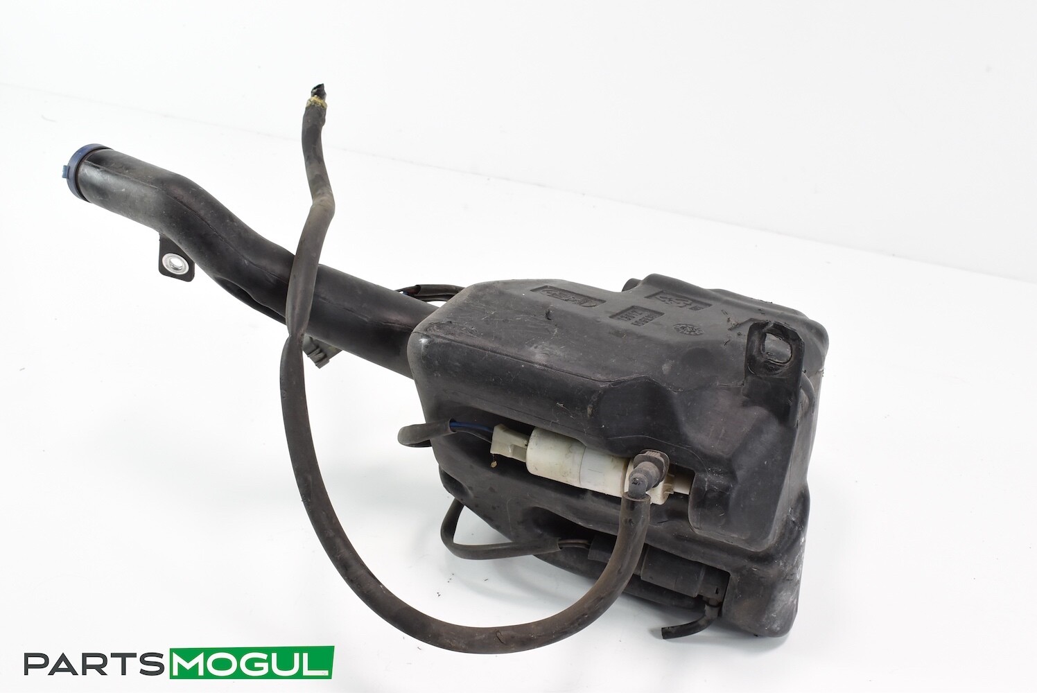 2004-2008 MASERATI QUATTROPORTE M139 WINDSHIELD WASHER FLUID RESERVOIR TANK
