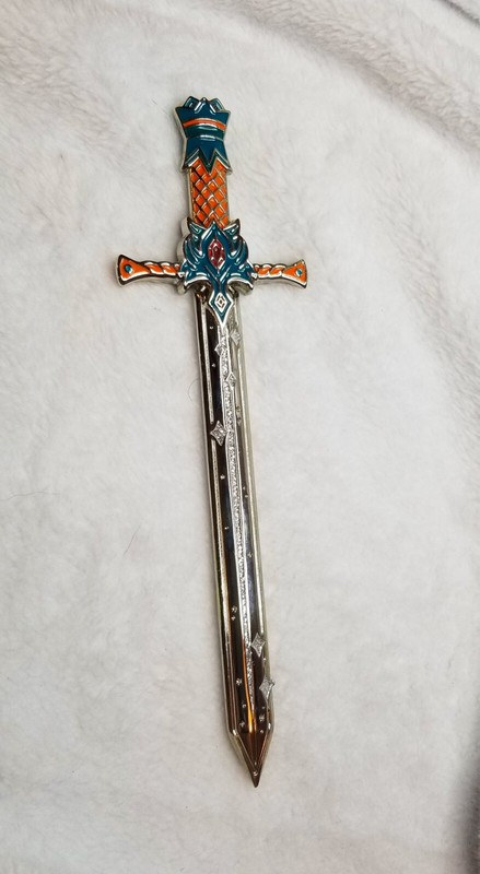 ILLUMICRATE  Priory Of The Orange Tree Ascalon Replica Sword Dagger 