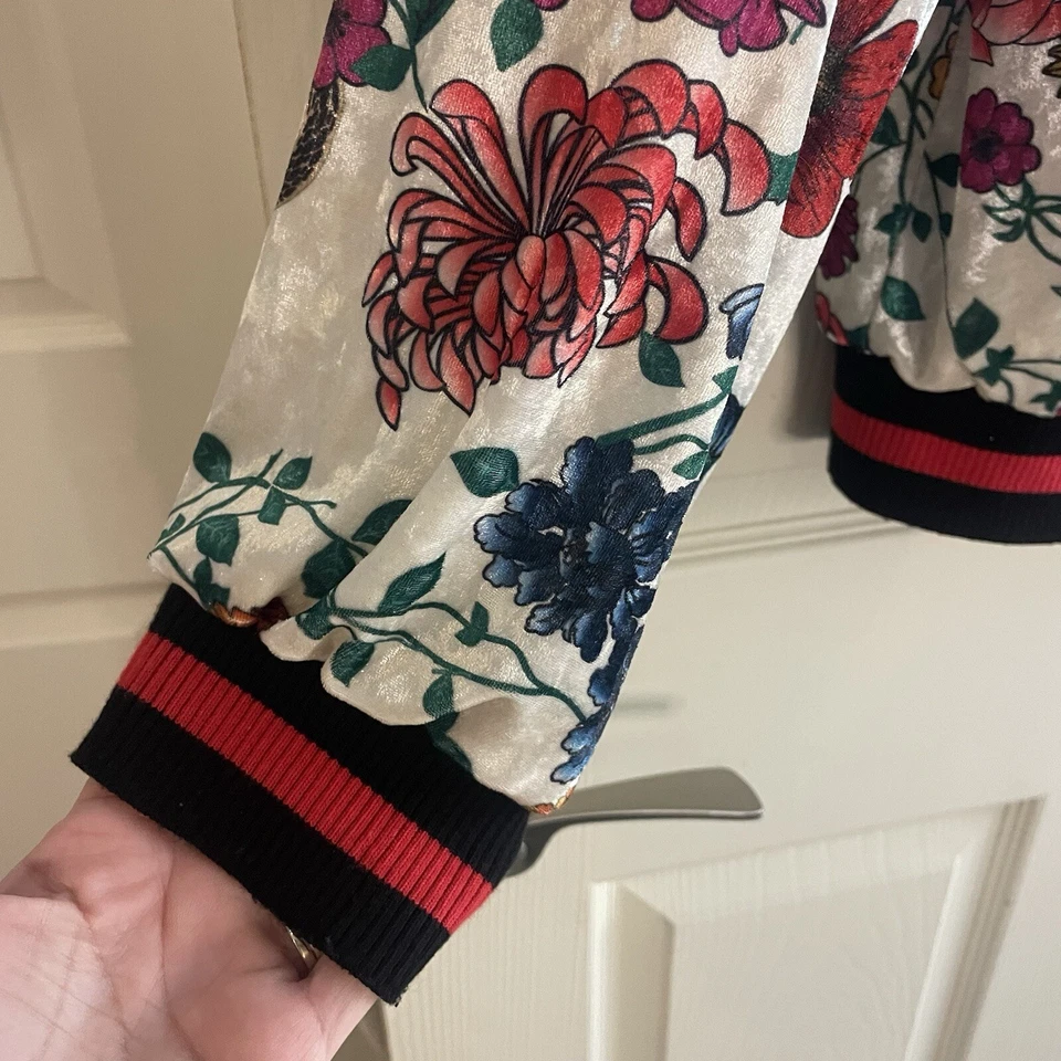 Jaqueta bombardeiro feminina Colleen Lopez floral veludo cobra estampa floral grande vintage - Imagem 2 de 4