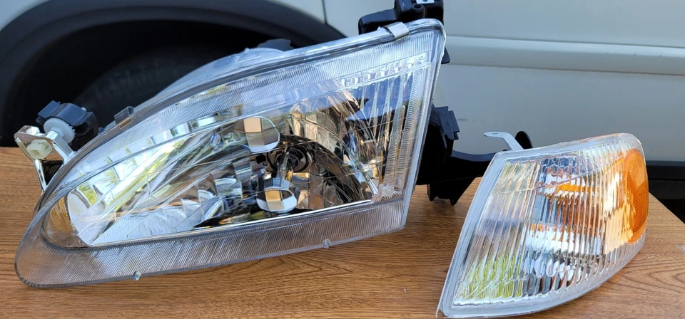 FAROS DELANTEROS TOYOTA COROLLA 1998-2000 Foto 4 de 4