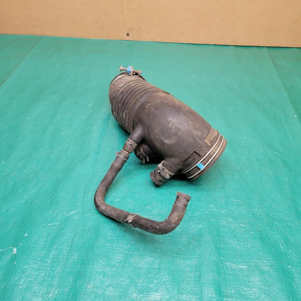 1994-1997 Toyota Previa SC 2.4L Air Intake Tube Hose Resonator OEM 17881-76070 - Image 4 of 4