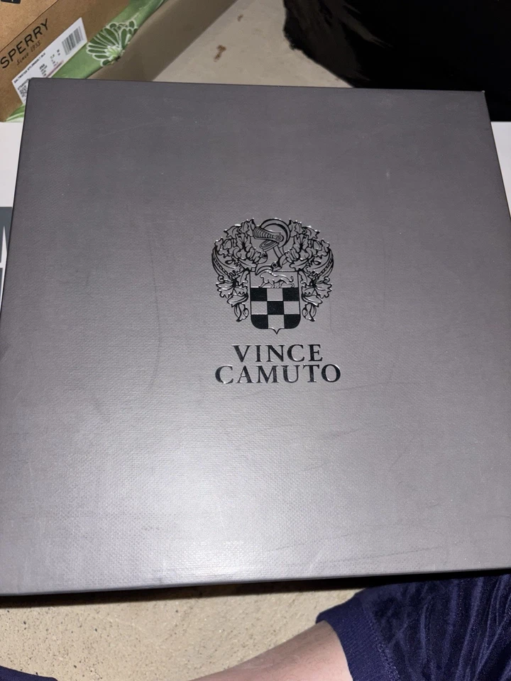 BOTAS NUEVAS VINCE CAMUTO talla 8 Foto 4 de 4