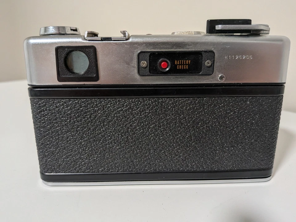 YASHICA Electro 35 GSN Rangefinder 35mm Film Camera with 45mm f/1.7 Lens - Image 3 of 4
