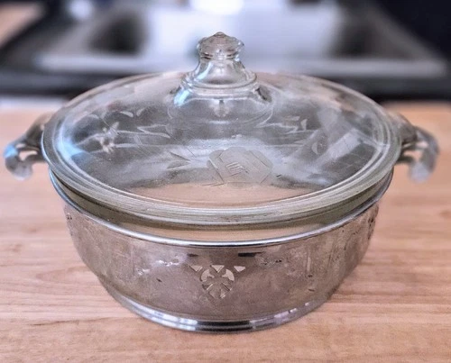 Vintage Pyrex Cassrole Dish Model 024-624b With Lid & Stainless Steel Holder