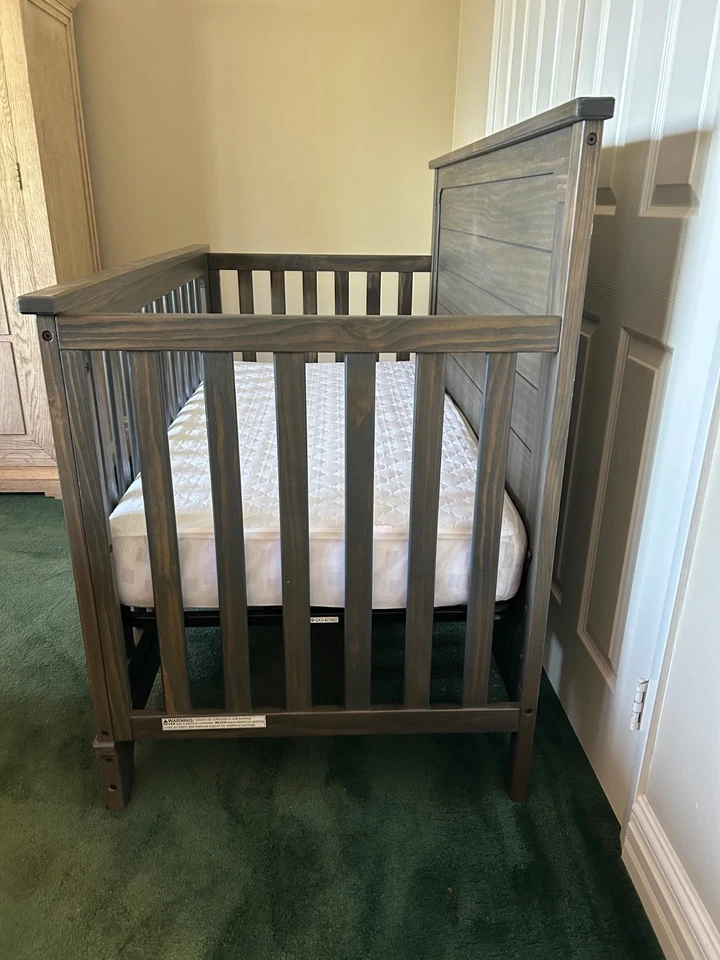 Simmons Cuna y Cómoda Bebé con Cambiador Top Ambos son Piezas a Juego Foto 4 de 4