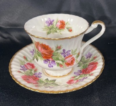 VTG PARAGON ENGLAND #F54A FLORAL GOLD TRIM FLUTED 3'' CUP AND SAUCER 1957