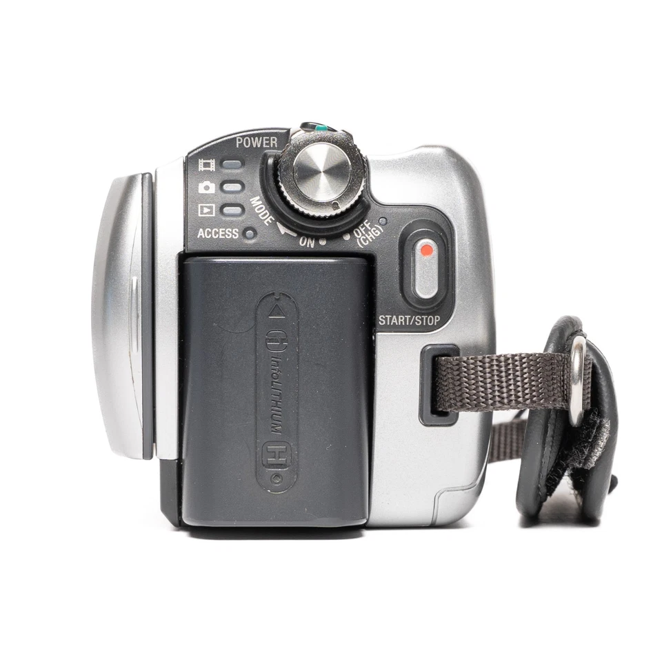 Sony Handycam DCR-SR40 Digital Camcorder - Silver - FULLY FUNCTIONAL - Image 4 of 4