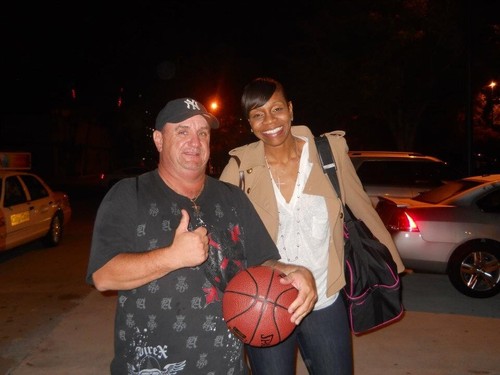 TINA THOMPSON AUTHENTIC SIGNED/AUTOGRAPHED 8X10 PHOTO LOS ANGELES SPARKS WNBA - Picture 4 of 4