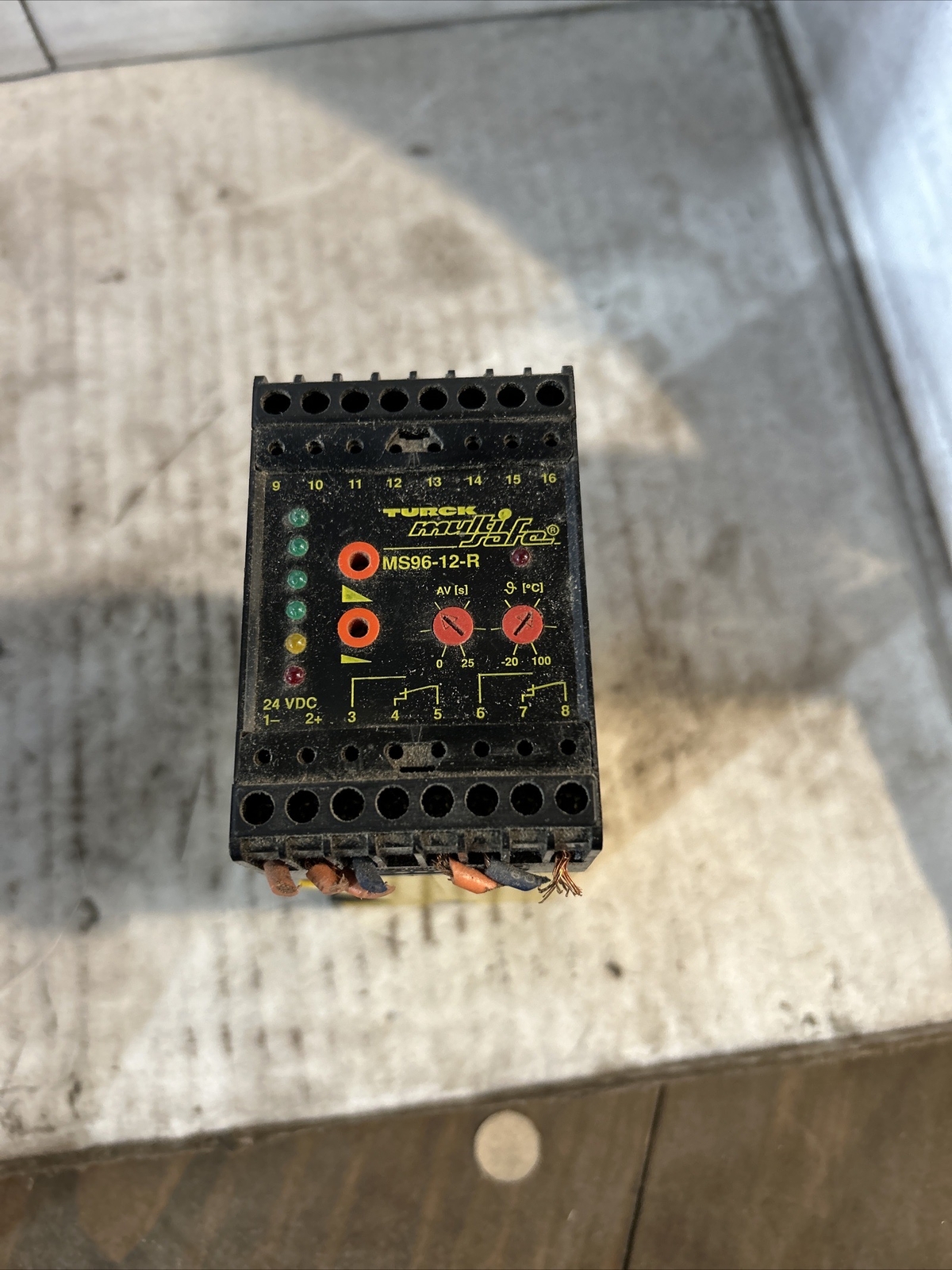 TURCK MS96-12-R MULTI SAFE MODULE 115VAC (SW5)