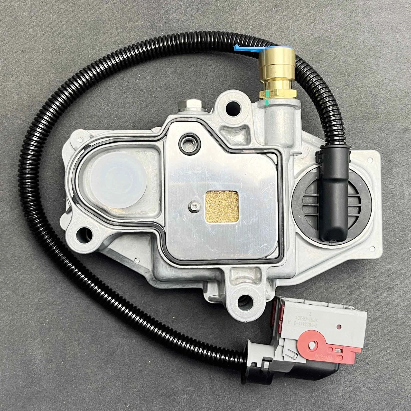 New 12V Clutch Control Solenoid Valve for 22439692 Volvo/Mack