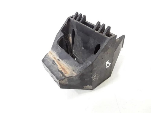 Radiator mount bracket
