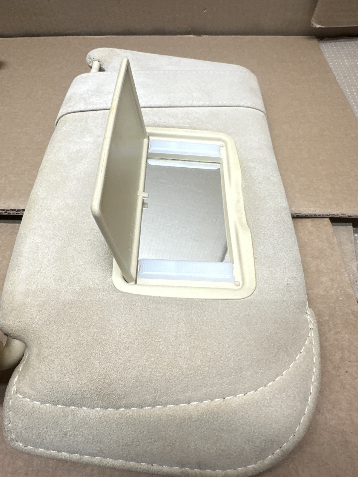 2003-2013 MASERATI QUATTROPORTE M139 SUN VISOR SHADE W MIRROR LEFT RIGHT OEM