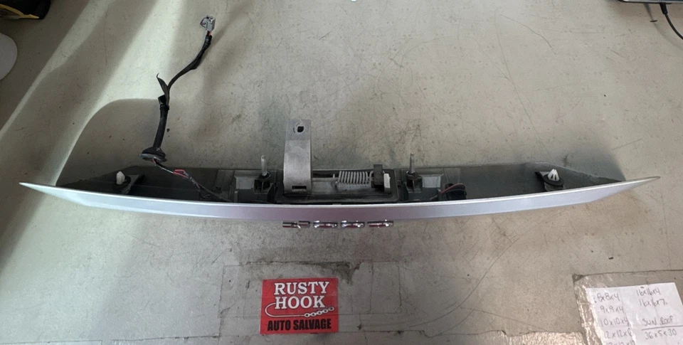 Jeep Patriot 2011 puerta levadiza moldura manija plateada 0ZH33 TRM AF Foto 2 de 4