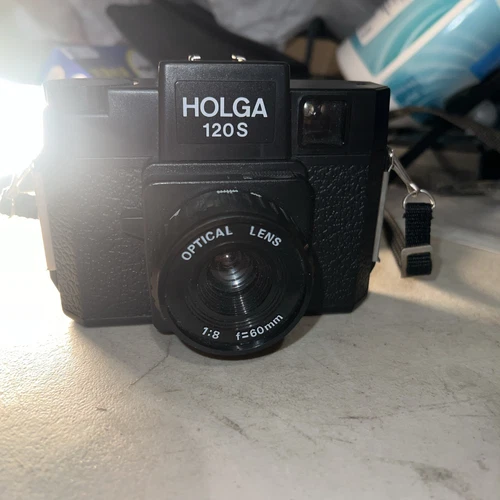 Holga 120s Black Optical Lens 1:8 f=60mm Film Camera W/Lens Cap & Neck Strap
